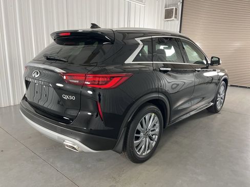 Certified 2025 INFINITI QX50 Luxe image 6