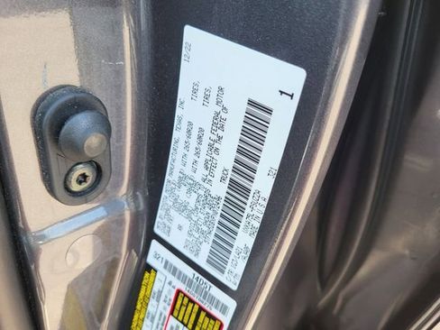Used 2023 Toyota Tundra Platinum AWD/4WD image 28
