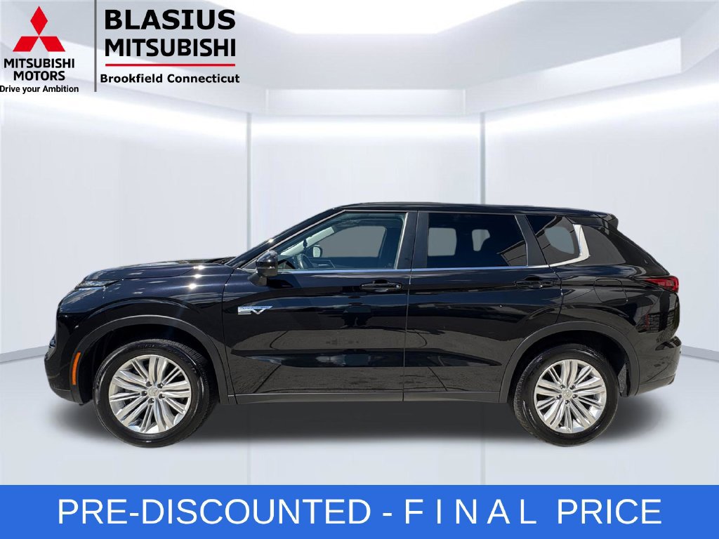 Used 2025 Mitsubishi Outlander ES AWD/4WD image 13