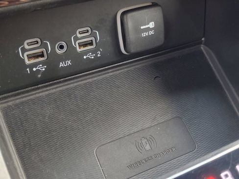 Used 2024 Jeep Grand Cherokee Altitude AWD/4WD image 21