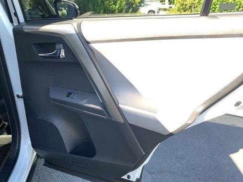Used 2015 Toyota RAV4 Limited FWD image 11