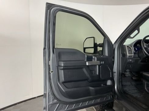 Used 2021 Ford F250 Platinum w/ Tremor Off-Road Package image 17