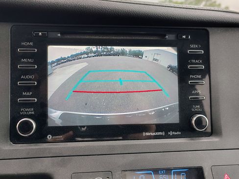 Used 2018 Toyota Sienna XLE w/ XLE Navigation Package AWD/4WD image 4