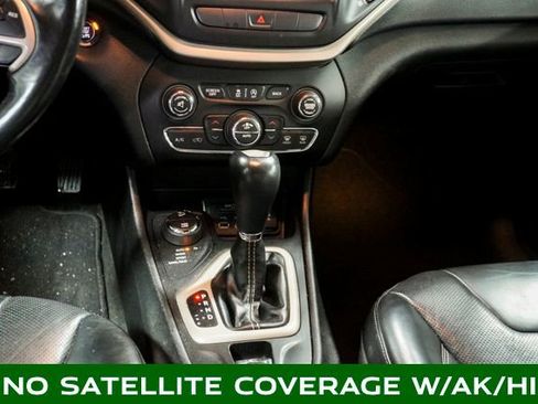 Used 2015 Jeep Cherokee Limited w/ Luxury Group image 12