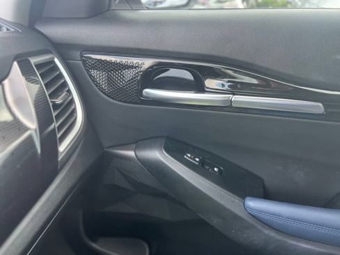 Used 2025 Kia Seltos S FWD image 13