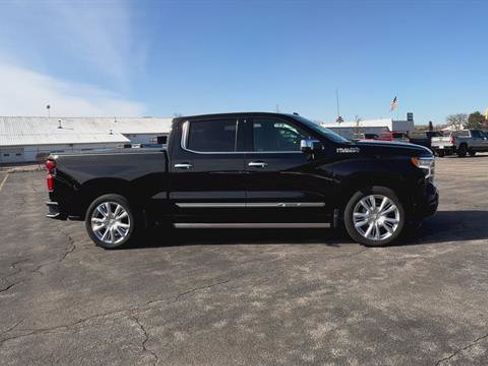 Used 2024 Chevrolet Silverado 1500 High Country w/ High Country Premium Package image 2