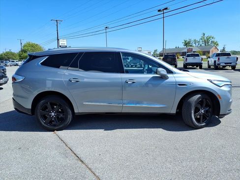 Used 2024 Buick Enclave Essence w/ Sport Touring Edition AWD/4WD image 3