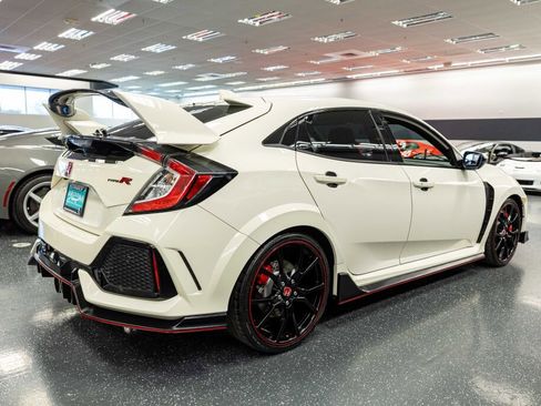 Used 2018 Honda Civic Type R image 4