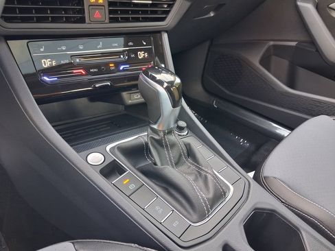 New 2026 Volkswagen Jetta SE FWD image 10