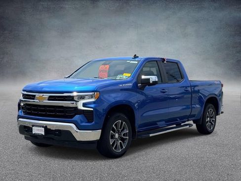 Used 2024 Chevrolet Silverado 1500 LT w/ Safety Package AWD/4WD image 5