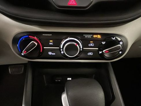 Used 2023 Kia Soul LX w/ Option Group 015 FWD image 21
