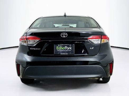 Used 2025 Toyota Corolla LE FWD image 7
