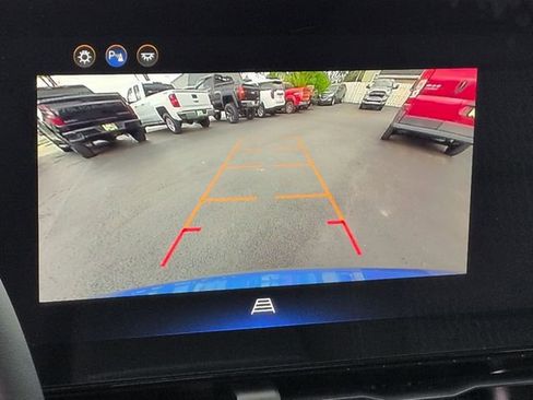 Used 2025 Chevrolet Equinox LT FWD image 16