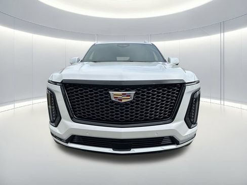 Used 2025 Cadillac Escalade Sport w/ Touring Package AWD/4WD image 8