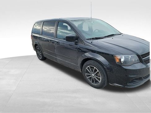 Used 2016 Dodge Grand Caravan SE image 20