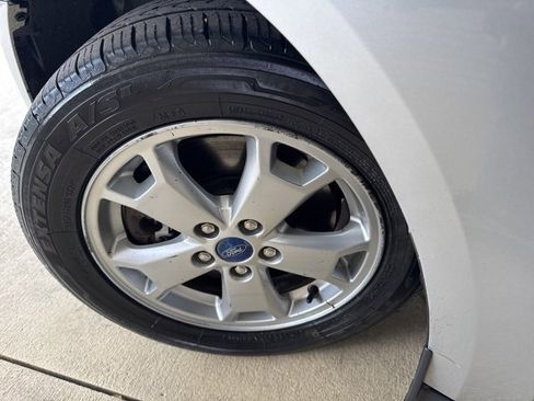 Used 2014 Ford Transit Connect XLT image 41