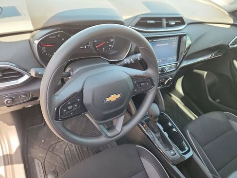Used 2023 Chevrolet TrailBlazer LT w/ Convenience Package AWD/4WD image 10