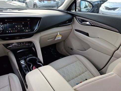 Certified 2022 Buick Envision Avenir w/ Technology Package II image 16