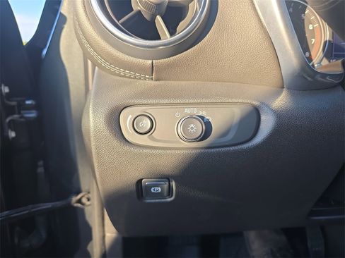 Certified 2020 Chevrolet Blazer LT image 25