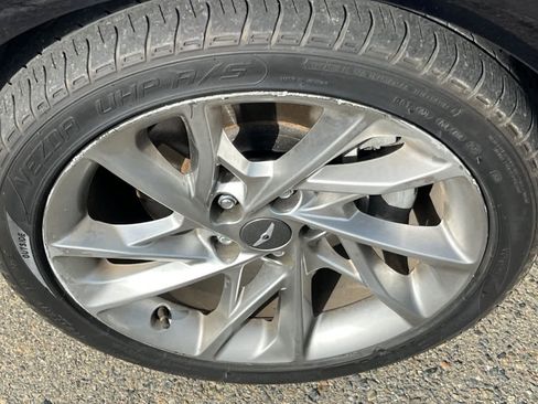 Used 2022 Genesis G70 2.0T image 22