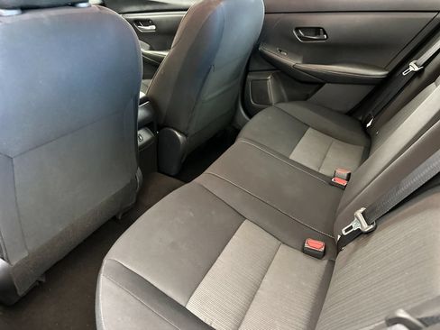 Used 2024 Nissan Sentra SV FWD image 11