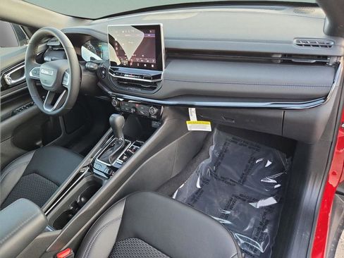 New 2026 Jeep Compass Latitude AWD/4WD image 30