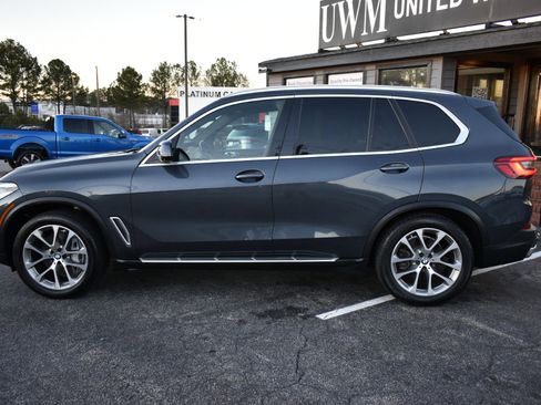Used 2019 BMW X5 xDrive50i w/ Parking Assistance Package image 9