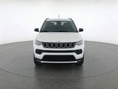 Used 2025 Jeep Compass Limited AWD/4WD image 2