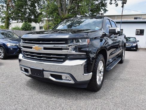 Used 2019 Chevrolet Silverado 1500 LTZ w/ LTZ Convenience Package RWD image 2