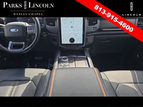 Used 2023 Ford Expedition Platinum AWD/4WD image 13