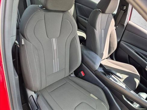 Certified 2025 Hyundai Elantra Sport FWD image 17