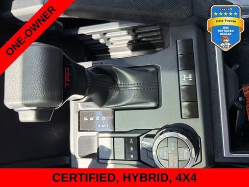 Certified 2025 Toyota Tacoma TRD Off-Road AWD/4WD image 25