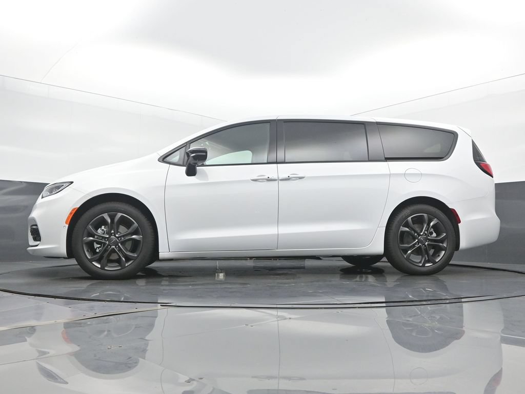 New 2026 Chrysler Pacifica Select FWD image 47