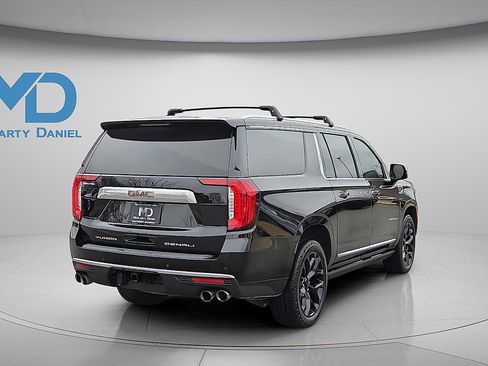 Used 2021 GMC Yukon XL Denali w/ Denali Premium Package image 5