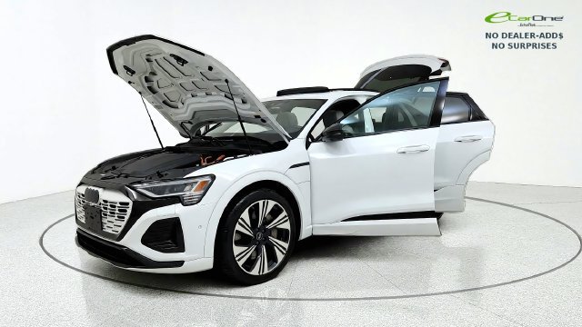 Used 2024 Audi Q8 e-tron Prestige AWD/4WD image 13