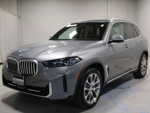 Used 2024 BMW X5 xDrive40i w/ Premium Package AWD/4WD image 1