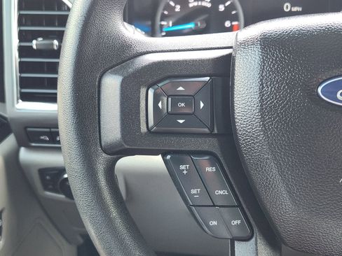 Used 2017 Ford F250 XLT w/ XLT Premium Package AWD/4WD image 33