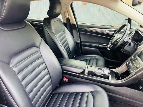 Used 2019 Ford Fusion SEL image 18