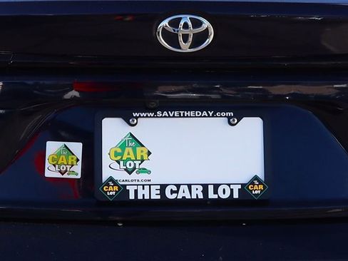 Used 2022 Toyota Corolla LE image 21