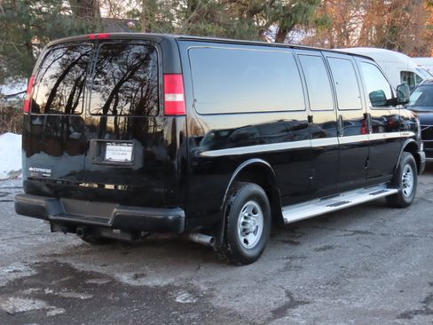 Used 2014 Chevrolet Express 3500 LS image 4