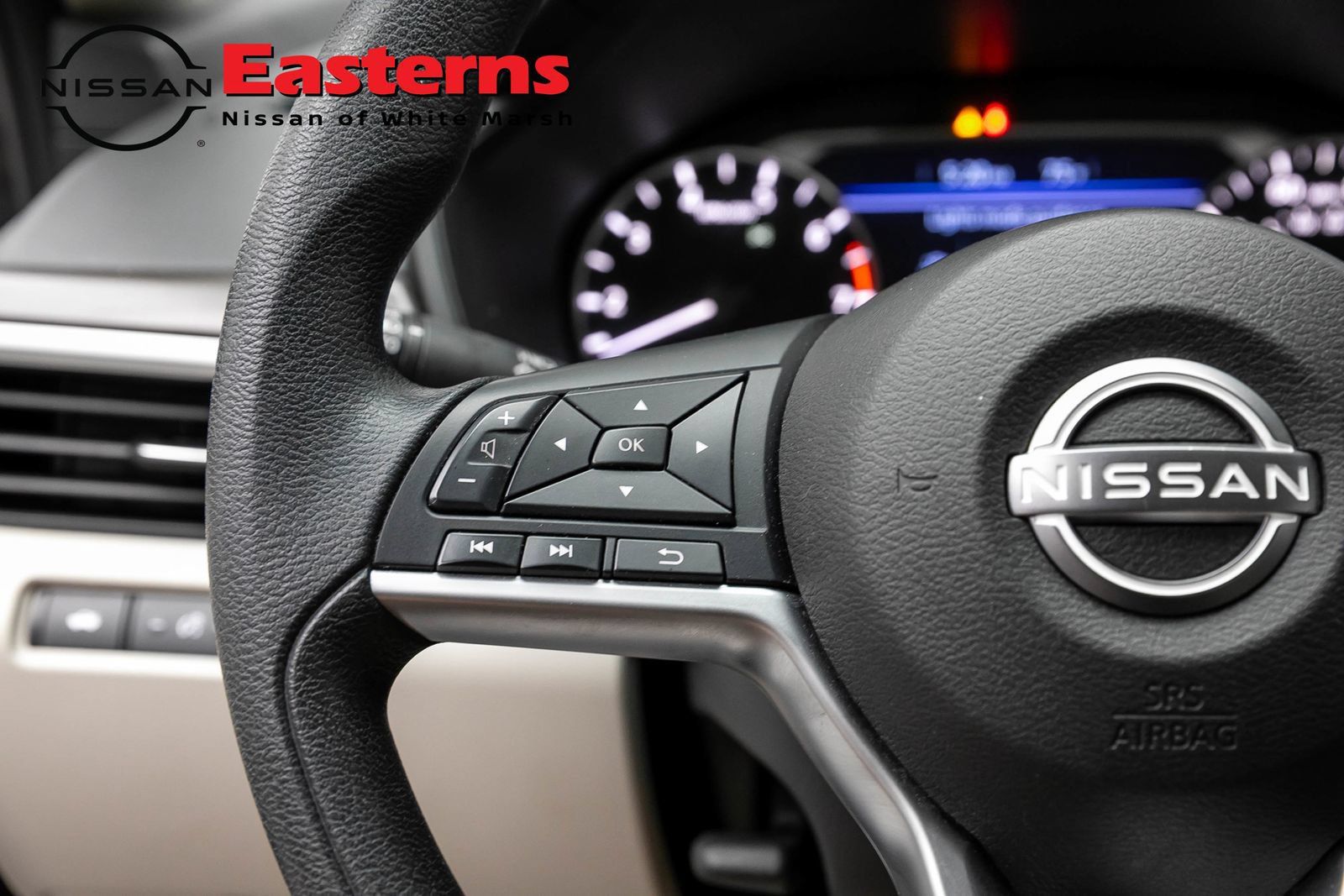 Used 2024 Nissan Altima 2.5 SV FWD image 15