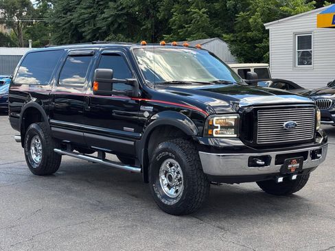Used 2004 Ford Excursion Limited AWD/4WD image 2