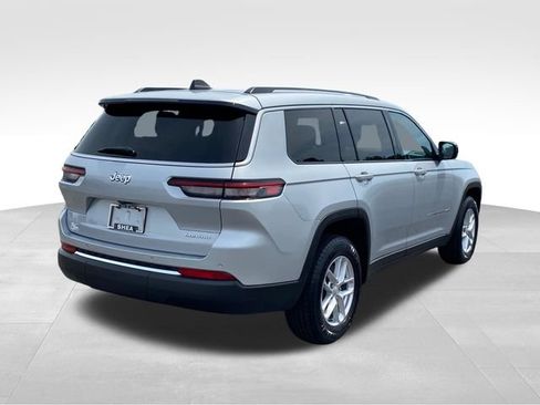 Used 2023 Jeep Grand Cherokee L Laredo RWD image 3