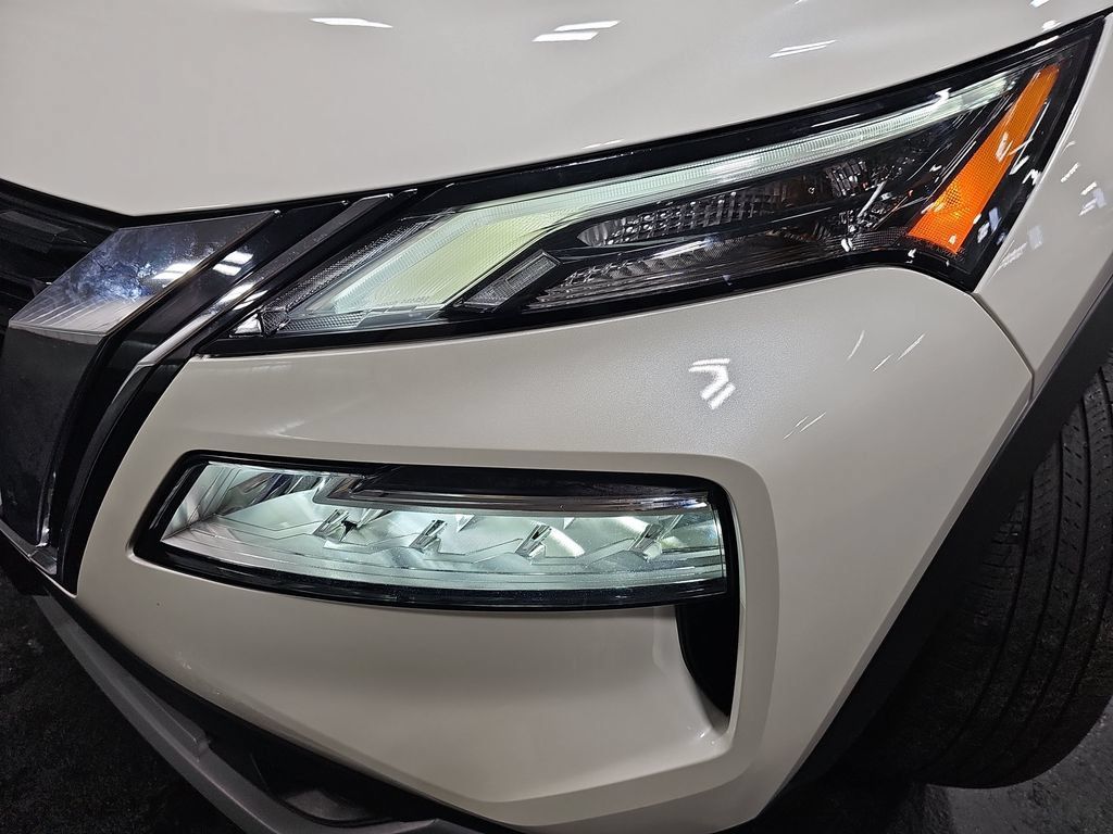 Certified 2023 Nissan Rogue SV w/ SV Premium B Package AWD/4WD image 32