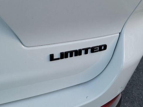 New 2025 Jeep Grand Cherokee L Limited w/ Luxury Tech Group II image 19