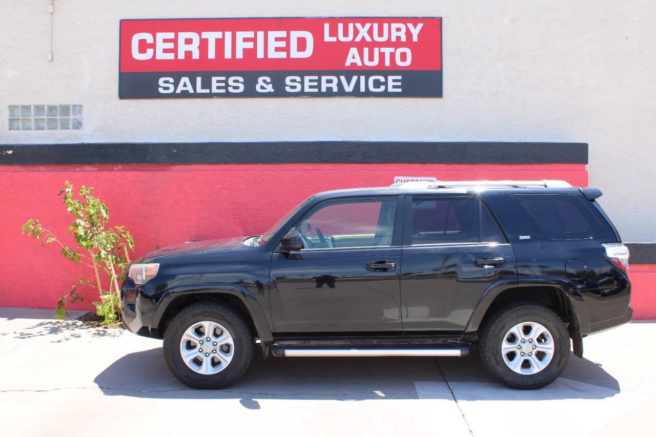 Used 2017 Toyota 4Runner SR5 AWD/4WD image 2