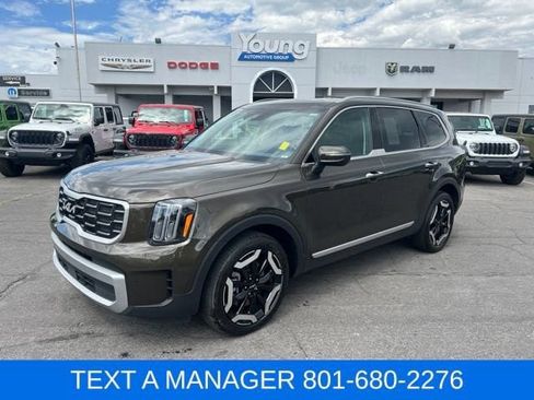 Used 2023 Kia Telluride S w/ S Sunroof Package AWD/4WD image 1