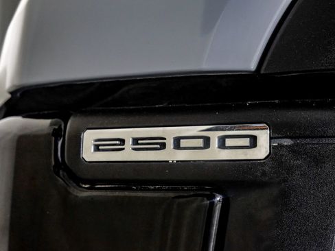 Used 2024 GMC Sierra 2500 AT4X image 43