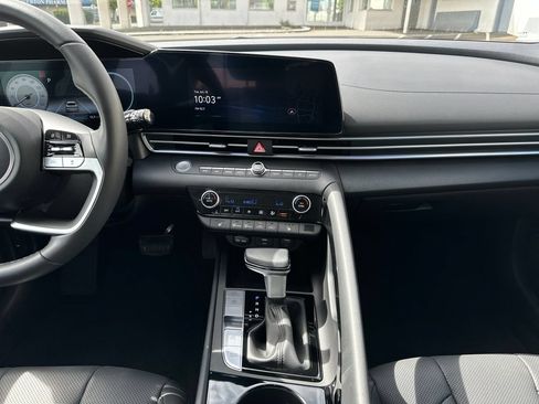 Certified 2023 Hyundai Elantra Limited FWD image 16