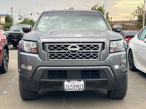 Used 2023 Nissan Frontier SV w/ SV Convenience Package RWD image 3